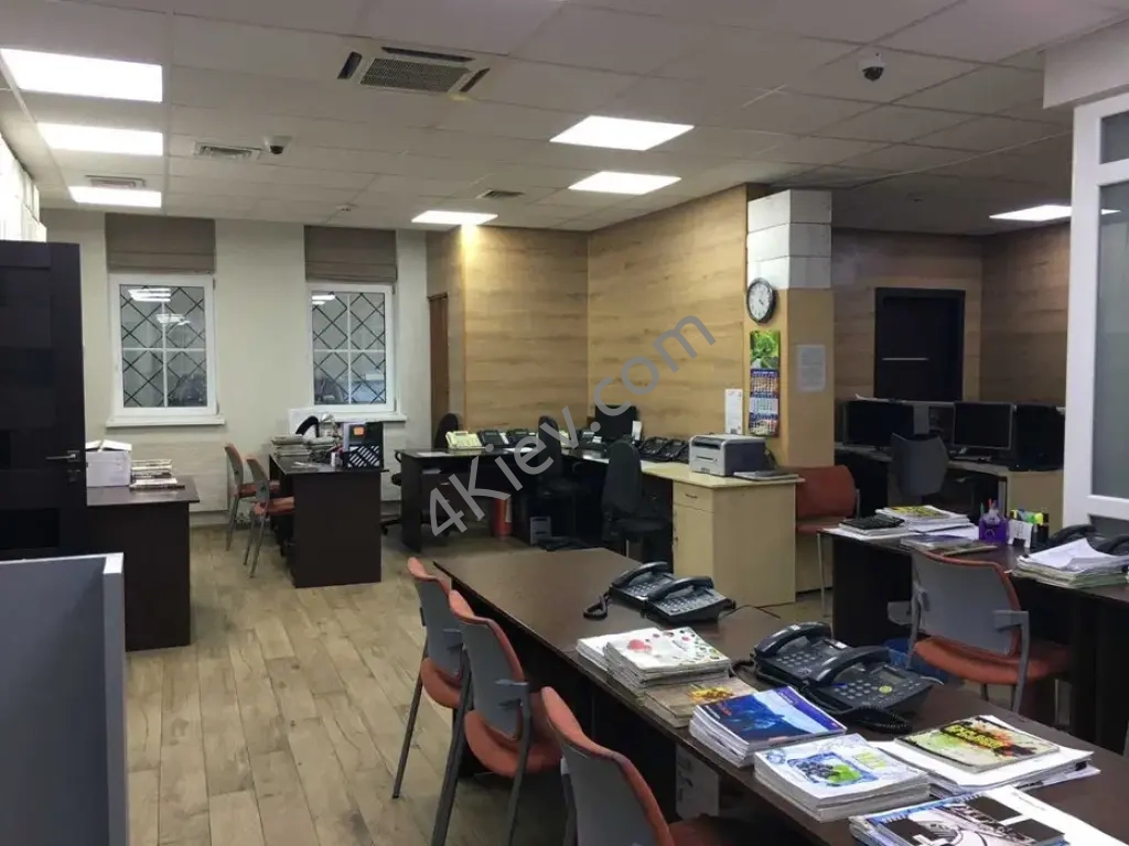 Оренда офісу 122 м² у Києві, біля метро "Золоті Ворота"