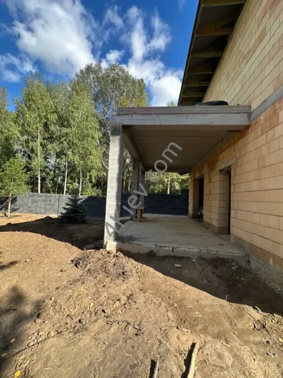 сучасний будинок в Гореничах, 10 соток