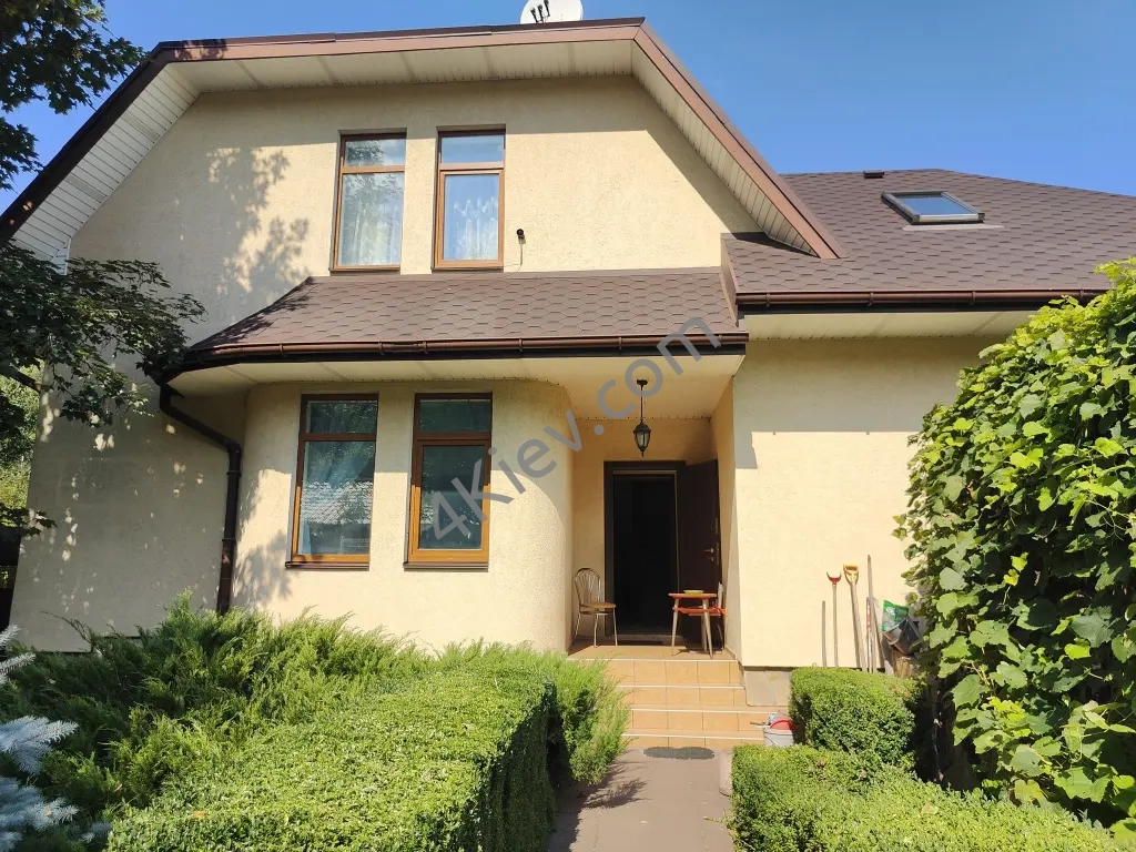 Продам сучасний якісний 2-поверховий будинок