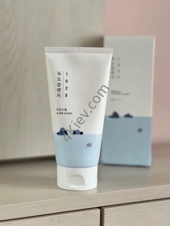 М’яка пінка для вмивання Round Lab 1025 Dokdo Cleanser