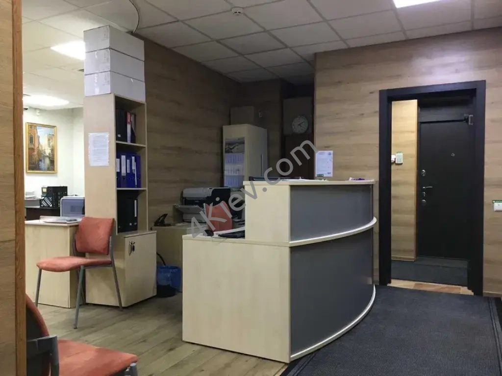 Оренда офісу 122 м² у Києві, біля метро "Золоті Ворота"