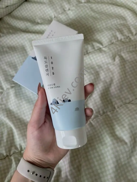 М’яка пінка для вмивання Round Lab 1025 Dokdo Cleanser