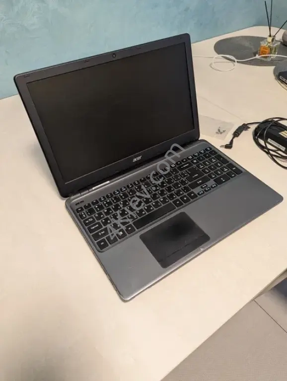 Ноутбук Acer Aspire E1-572G