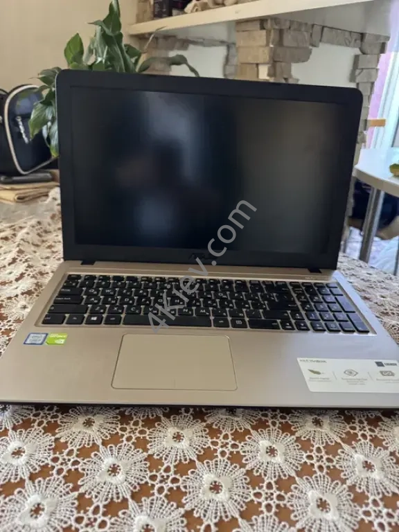 Ноутбук ASUS , ідеальний стан