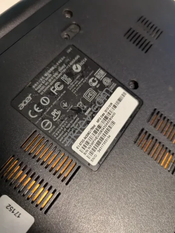 Ноутбук Acer Aspire E1-572G