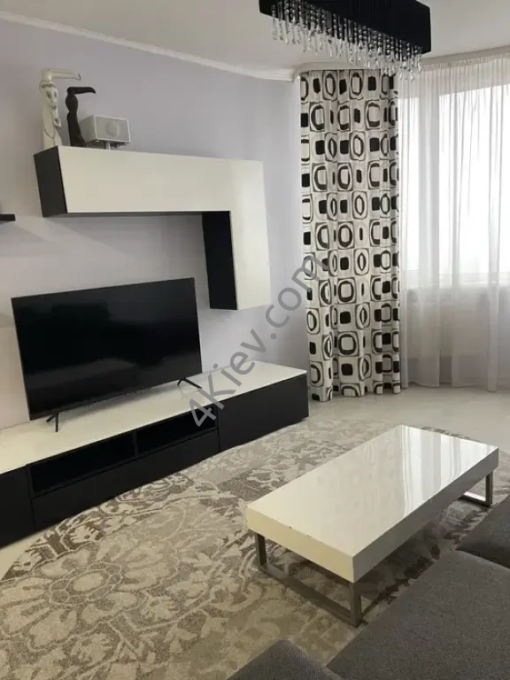 Продам квартиру з ремонтом і меблями