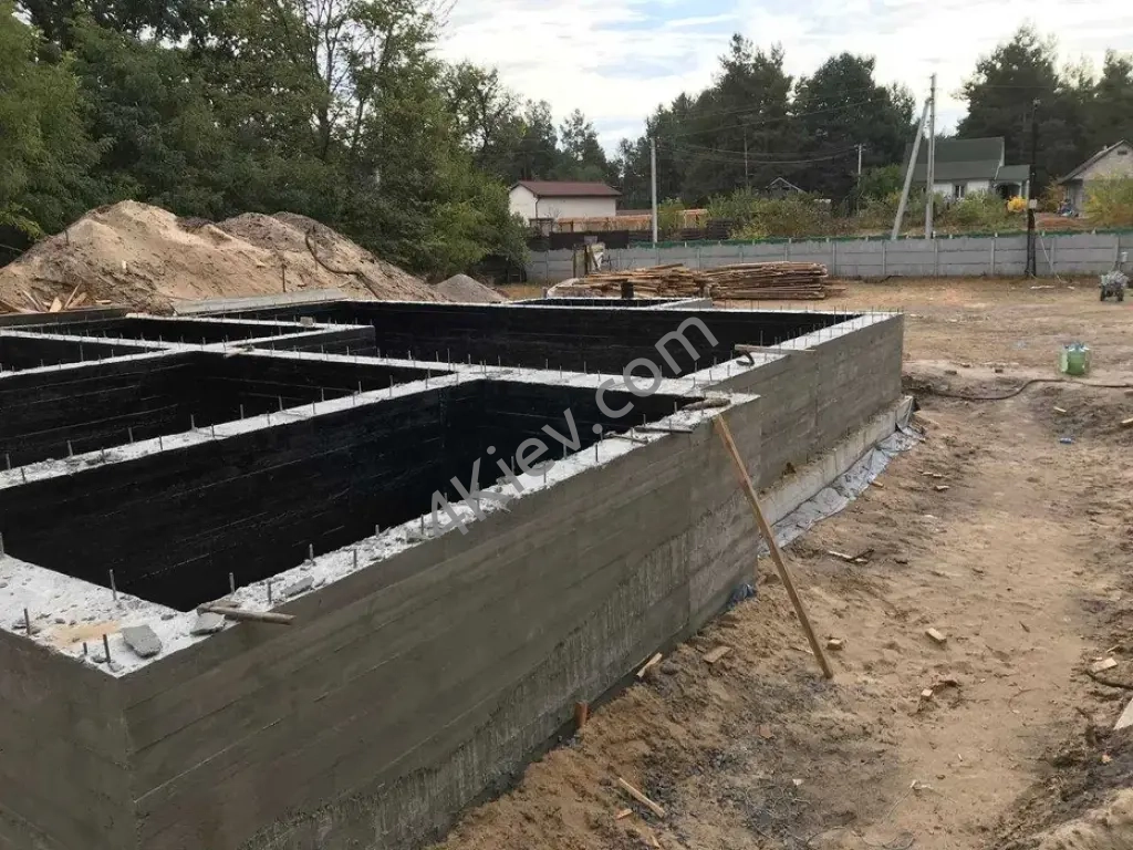 Заливка фундаментів / Будівництво фундамента під ключ