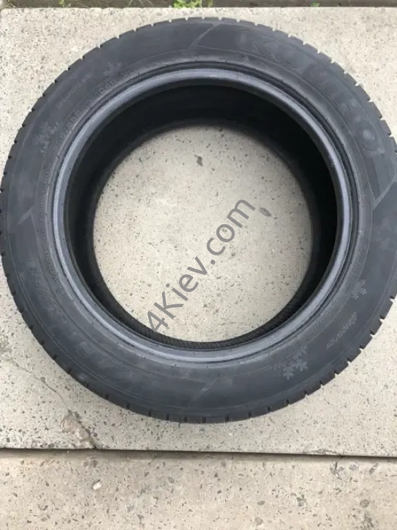 Kumho I’ZEN KW31 235/55 R18