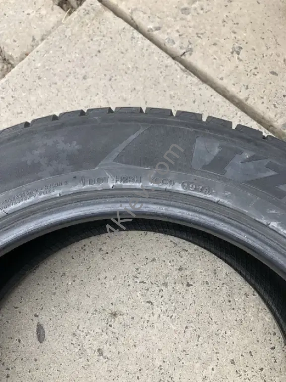 Kumho I’ZEN KW31 235/55 R18