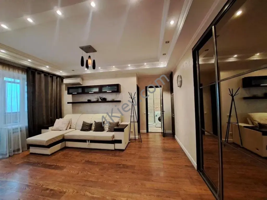 Оренда квартири біля метро, Палац Україна, Велика Васильківська 118