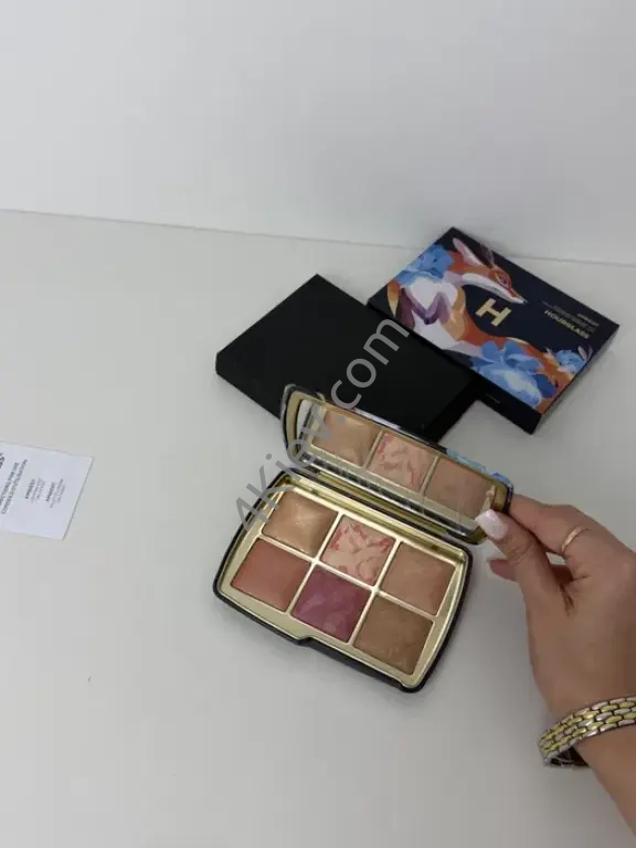 Hourglass palette, Палетка Hourglass