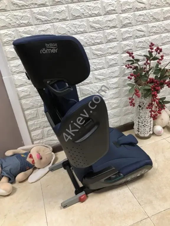 Автокрісло BRITAX ROMER KIDFIX I-Size Група 2/3 (15-36кг) бустер
