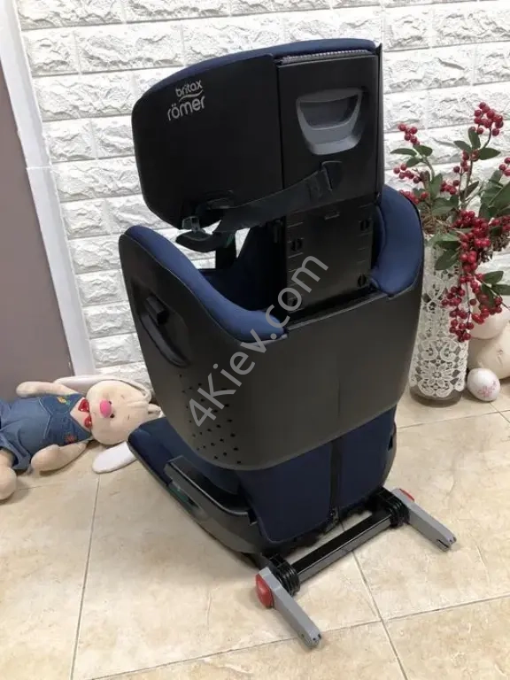 Автокрісло BRITAX ROMER KIDFIX I-Size Група 2/3 (15-36кг) бустер