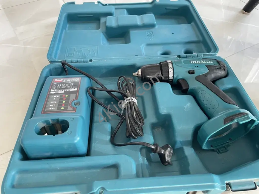 Продам Шуруповерт-дріль Makita 6281D