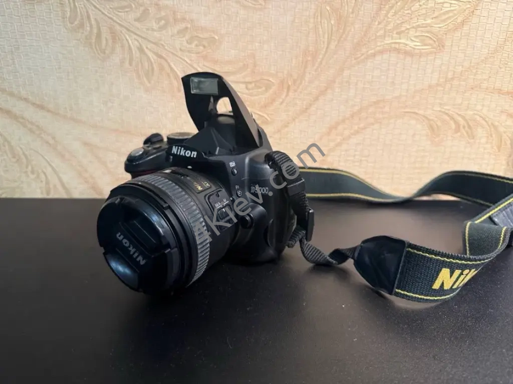 Фотоапарат Nikon D5000 + 2 об’єктиви Nikkor, зарядний пристрій і чохол