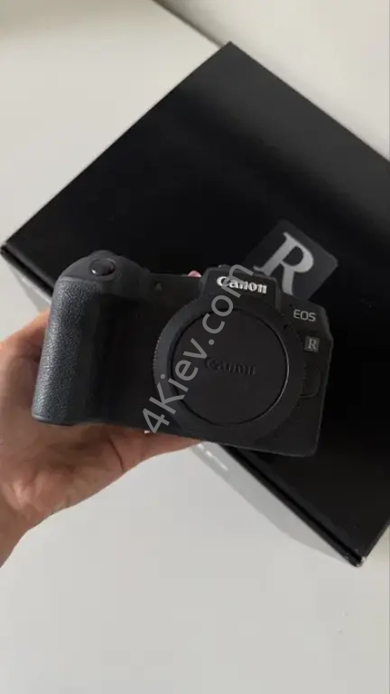 Продам фотоапарат Canon RP з додатковим акумулятором