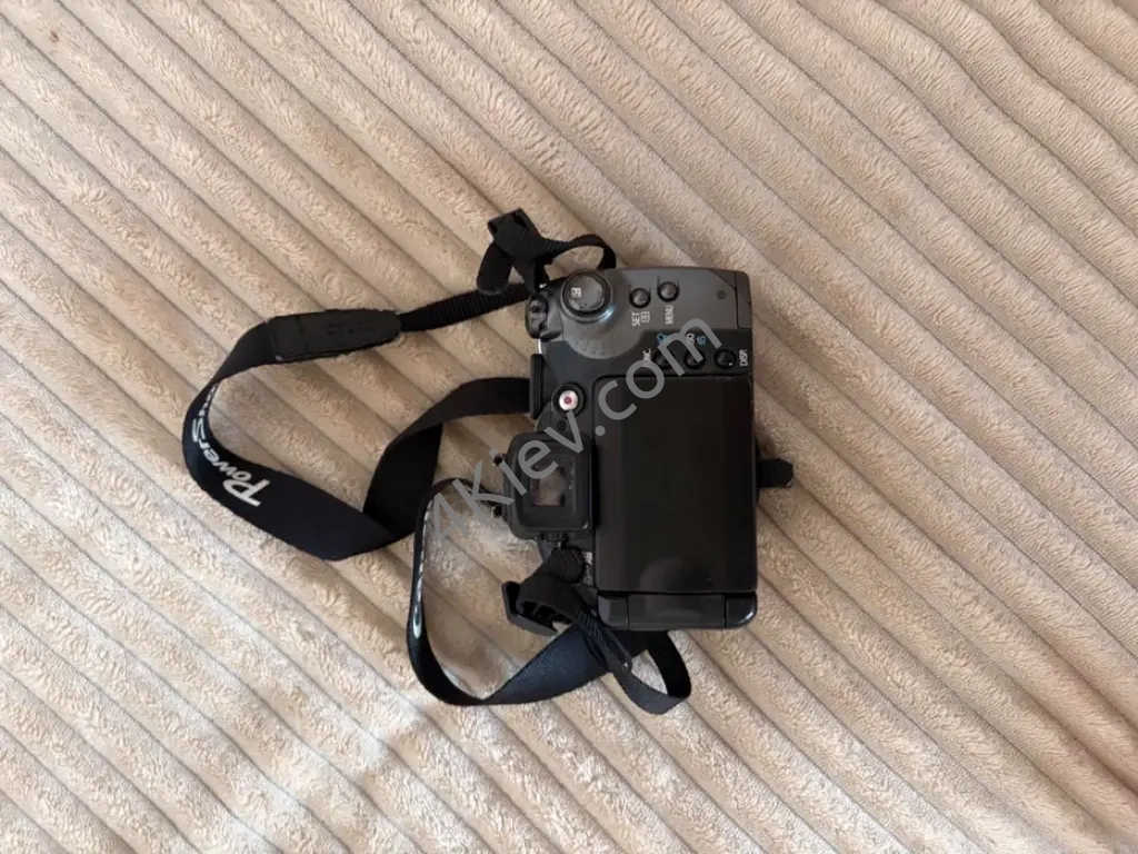 Цифровий фотоапарат Canon