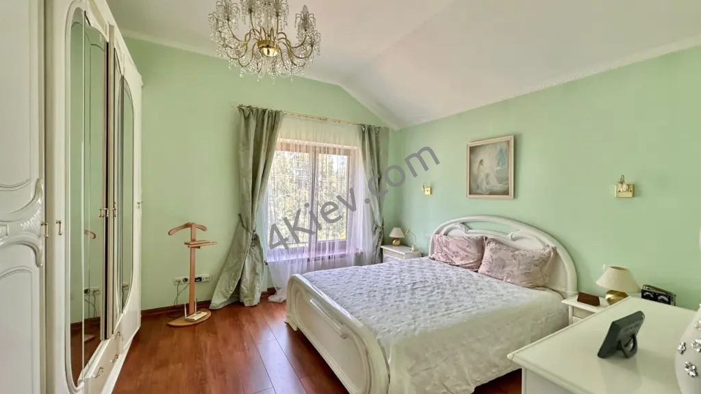 Будинок з ремонтом в живописній локації