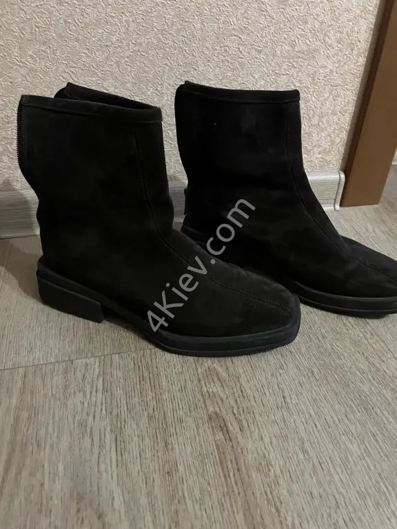 продам черевики осінь-весна