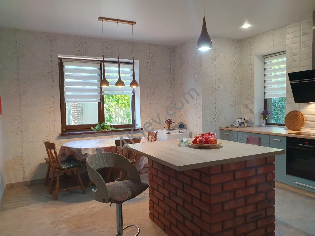 м. Буча, продаж будинку з ремонтом та меблями