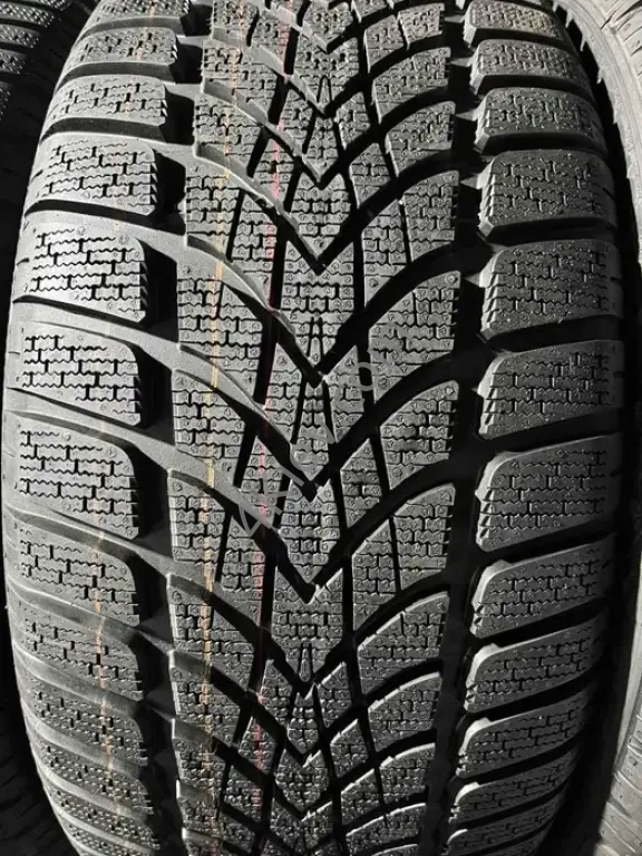 245/40/18 R18 Dunlop SP Winter Sport 4D 4шт нові зима