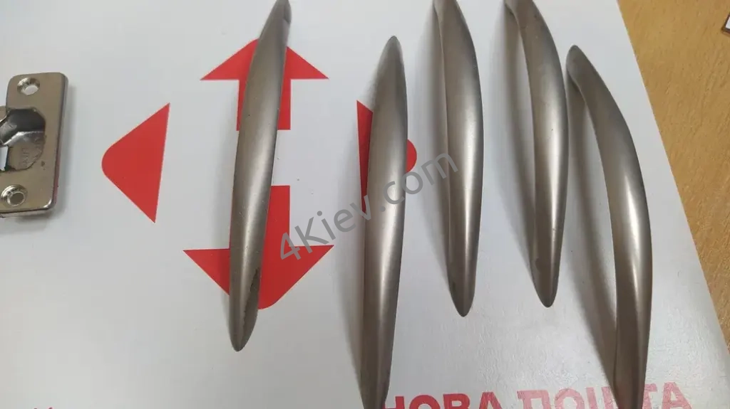 Меблеві ручки