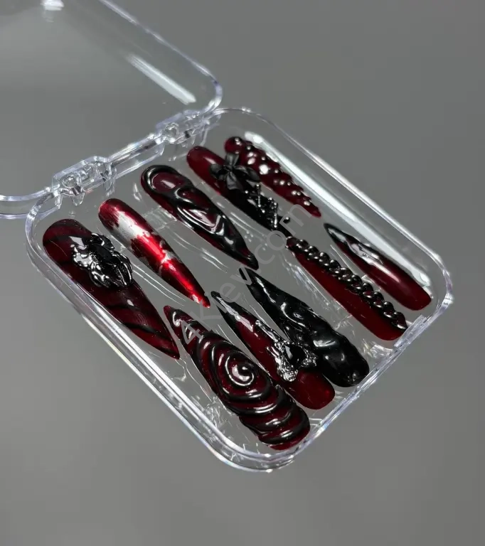 Накладні нігті Y2K Blood Red