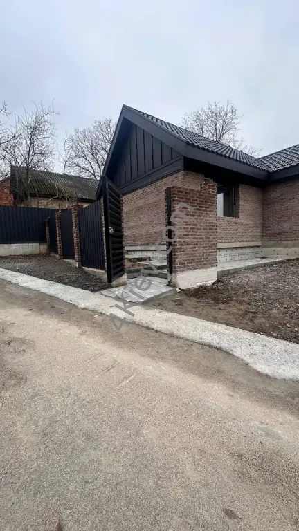 Новий сучасний одноповерховий будинок у Гореничах