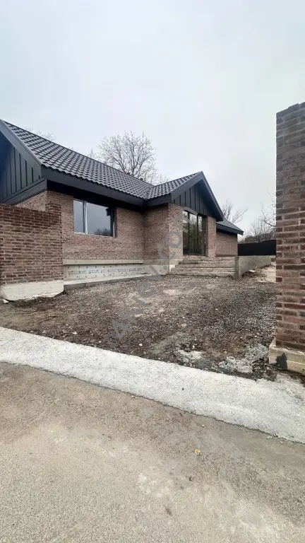 Новий сучасний одноповерховий будинок у Гореничах