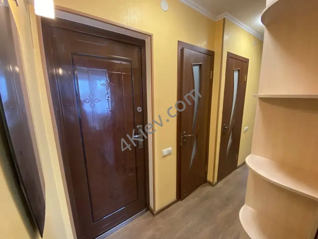 Раїси Окіпної. 1-кім. кв. від власника