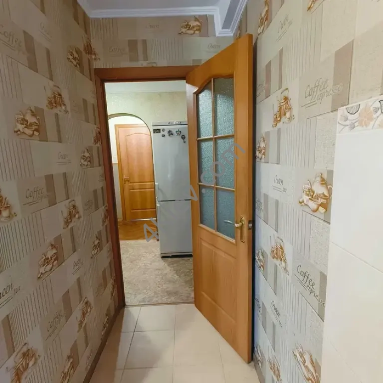 Оренда великої 3-к квартири біля метро Чернігівська