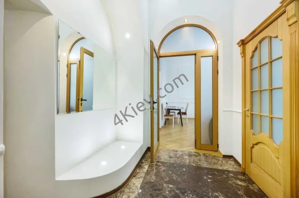 5к Центр Шота Руставелі квартира подобово Метро Палац Спорту