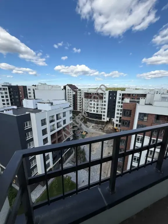 Дворівнева трикімнатна квартира