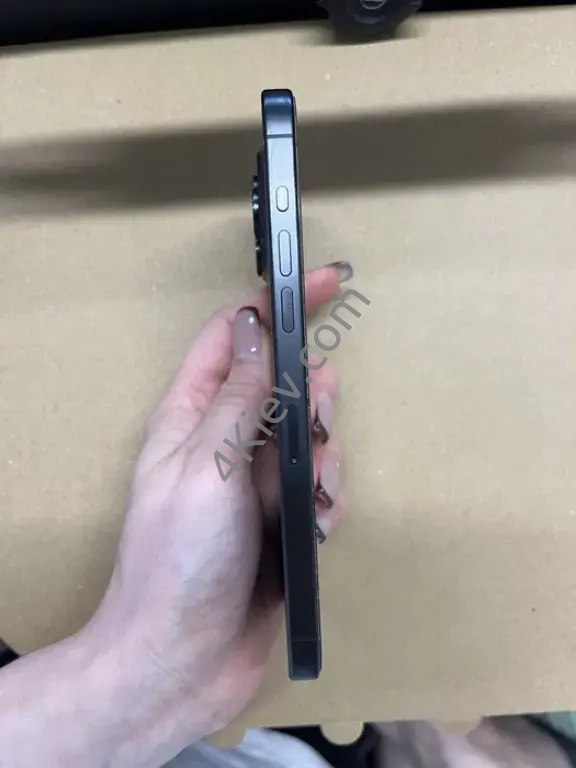 Продаю айфон 15 Pro Max, на 512Gb,ємність 87%,стан ідеальний