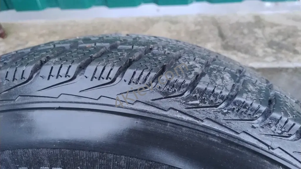 Диски з зимовою резиною 265/70/R16