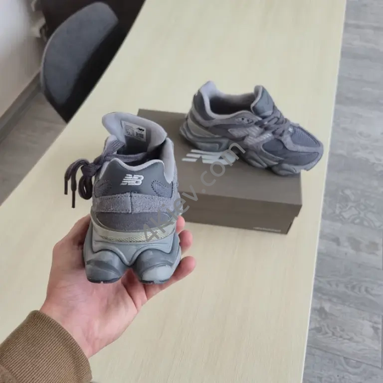 New Balance 9060 Grey , жіночі кросівки Нью беленс , взуття жіноче