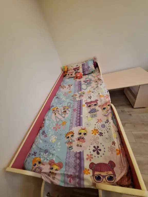 Продається гарне ліжко -трансформер для дівчинки