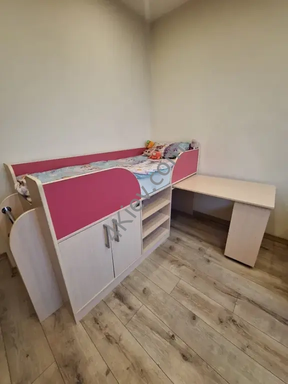 Продається гарне ліжко -трансформер для дівчинки