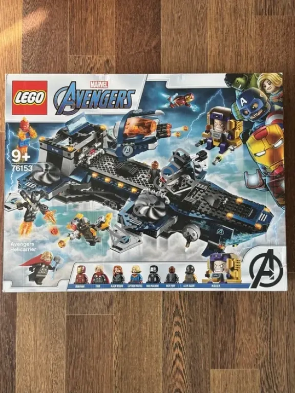 КОНСТРУКТОР LEGO Super Heroes Helicarrier 76153