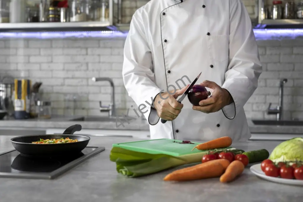 Кухар холодного цеху