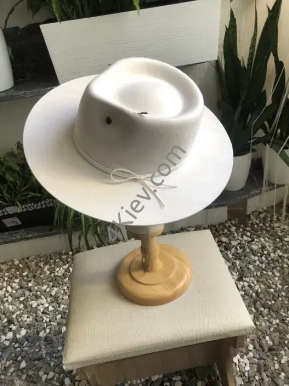 Капелюх з натурального фетру в асортименті