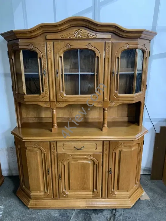 Антикварний комод