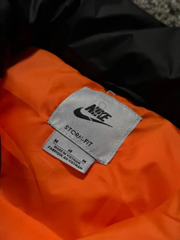 ЖИЛЕТКА NIKE SPORTSWEAR STORM-FIT WINDRUNNER