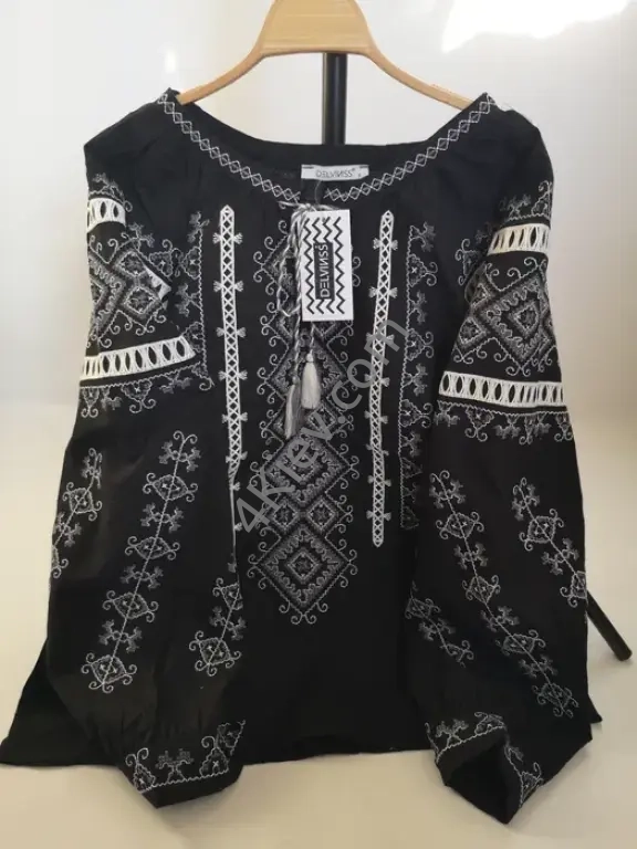 Натуральна жіноча вишиванка L/XL