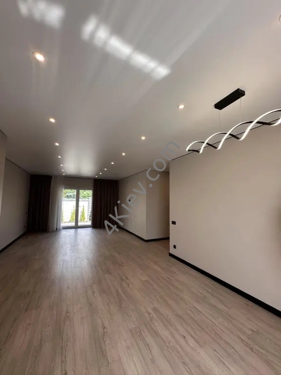 Продається стильний будинок у престижному котеджному містечку