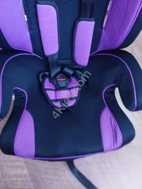 Автокрісло RIVA