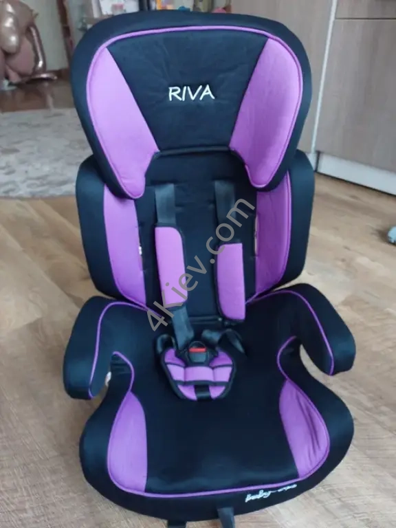 Автокрісло RIVA