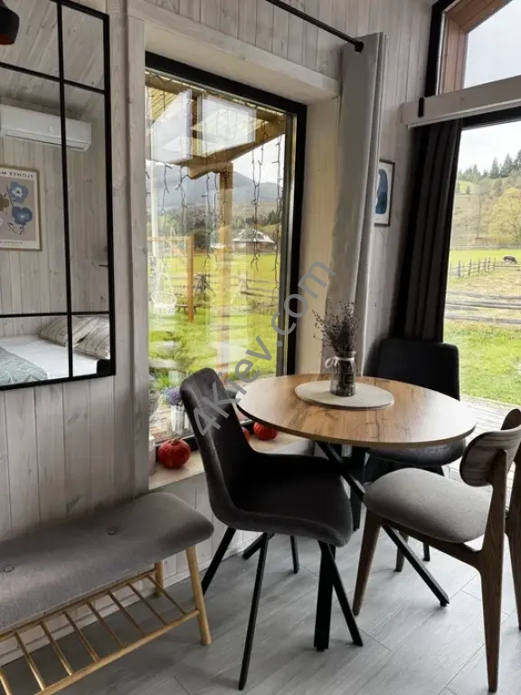 Оренда будинку в лісі